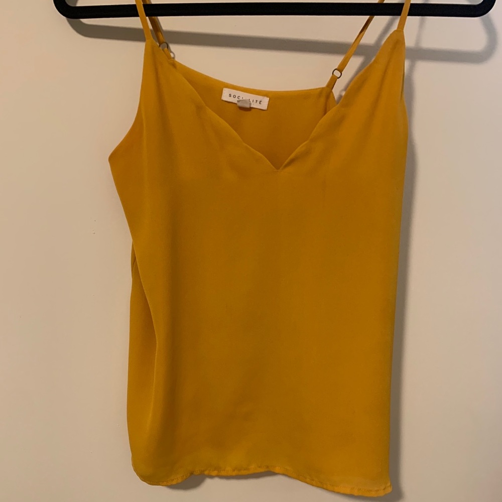 Socialite v neck camisole top other scallop neck